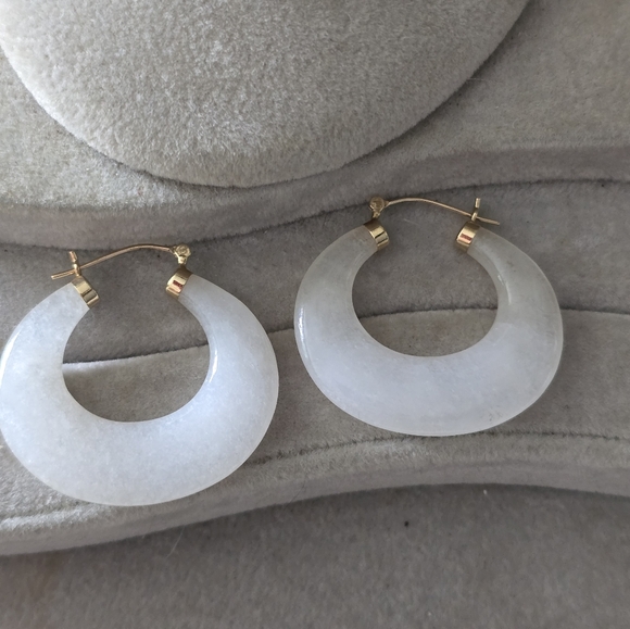 SOLD Ross Simons 14k Yellow gold Bezel Gemstone White Jade puffy hoop earrings - Picture 8 of 13